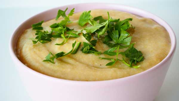 Crema sin gluten de coliflor, patata y puerros